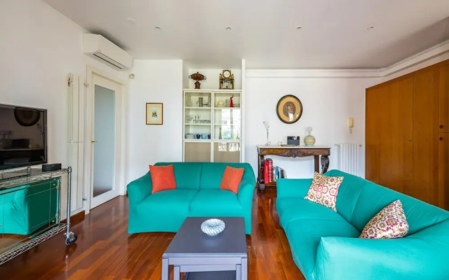 Colonna Classic Style Apartment by Wonderful Italy