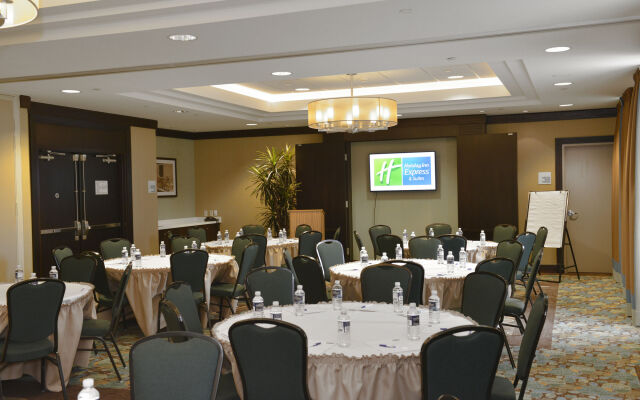 Holiday Inn Express Hotel & Suites Waterloo - St Jacobs by IHG