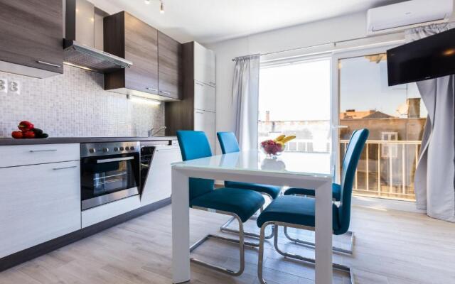 Calle Larga Ventidue