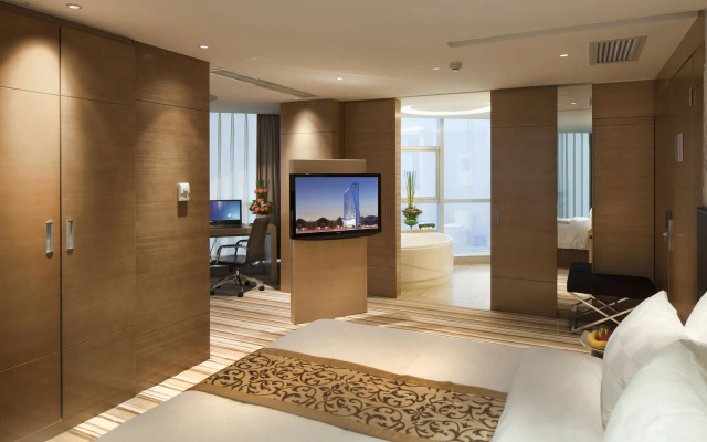 Grandskylight Hotel