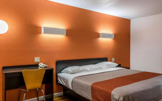 Motel 6 Thornton, CO