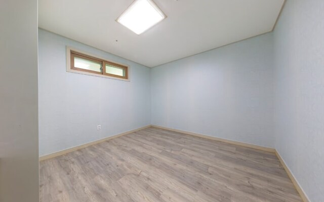 Yeosu Haetteurak Pension