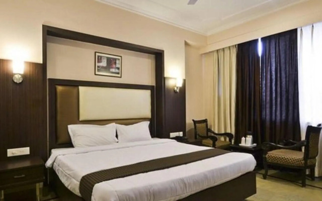 Paramount Hotel