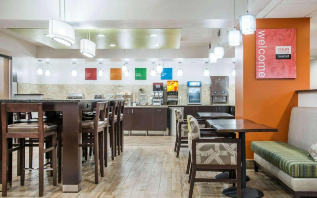 Holiday Inn Express & Suites Eden Prairie – Minneapolis by IHG