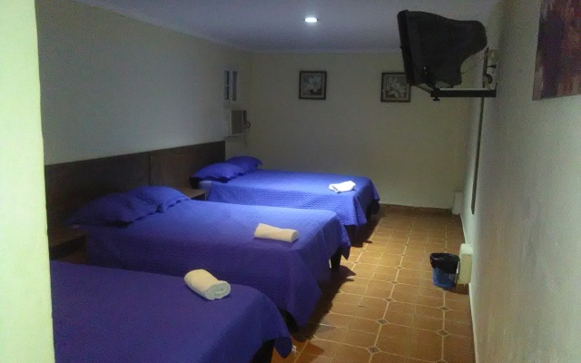 Hostal Express Inn Aeropuerto Internacional