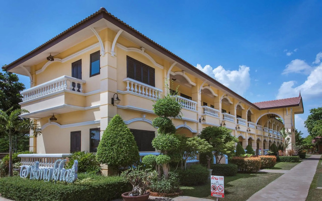Park & Pool Resort