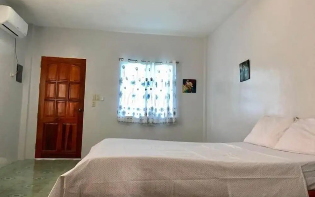 Honeycomb Tourist Inn