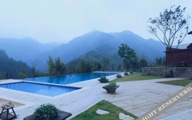 One Mountain Nine Houses