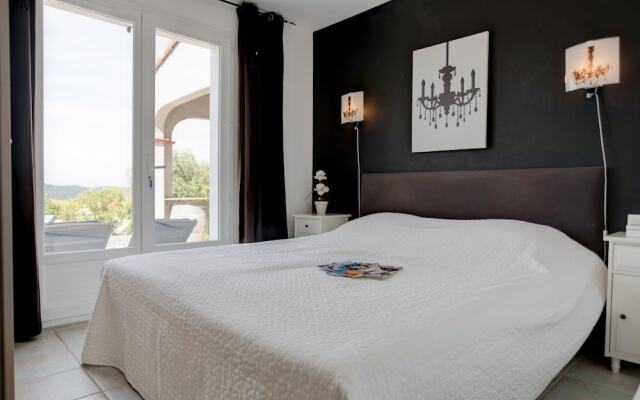 Spacious Villa With Private Swimming Pool and Jacuzzi