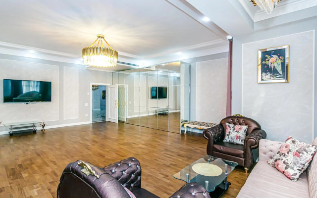 Buta Palace sweet home 903