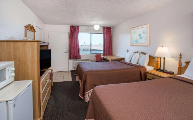 Travelodge Fort Bragg