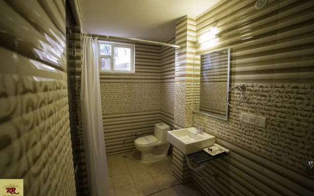 Royal Rosette Lake View Boutique Hotel