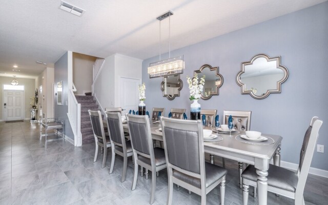 1662 Moonvalley Drive