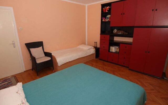 Apartment 752