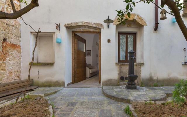 Antico Palazzo Rolli by BarbarHouse