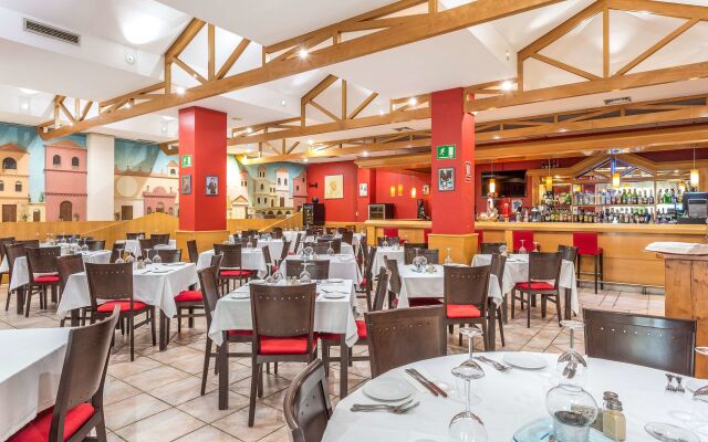 Los Amigos Beach Club Hotel