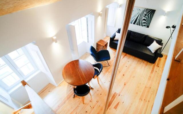 Bright And Sunny Apartment