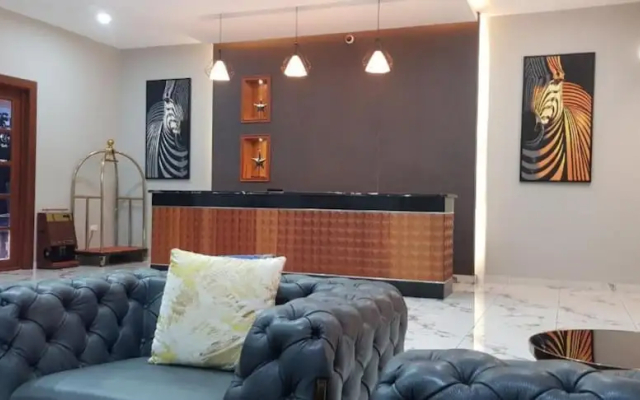 Silver Palm Hotel