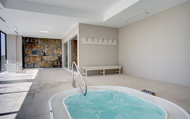 Modern Two Bedroom Villa With Indoor Pool & Spa