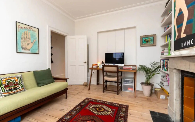 Beautiful 2 Bedroom Townhouse With Garden in Kentish Town