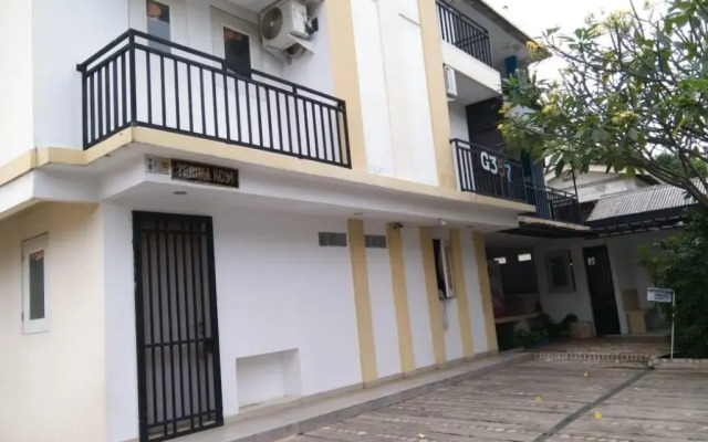 G357 Near Margo City by ZUZU