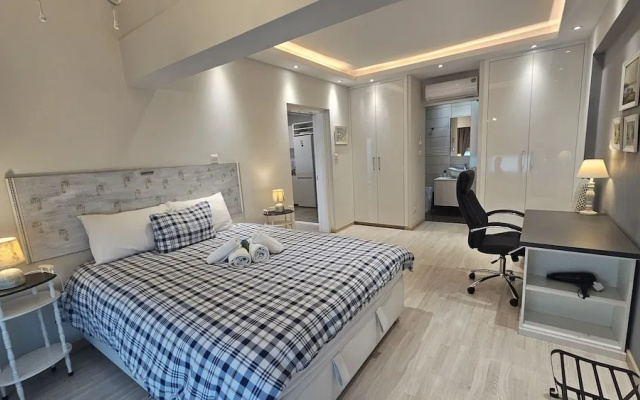 116 NIC 302b - Stay Armonia Central Suite