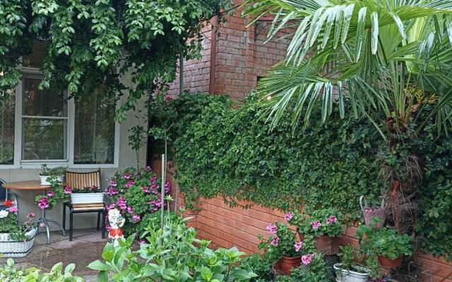 Yuzhny dvorik Guest house