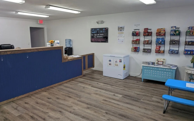 Traders Inn Beach Club