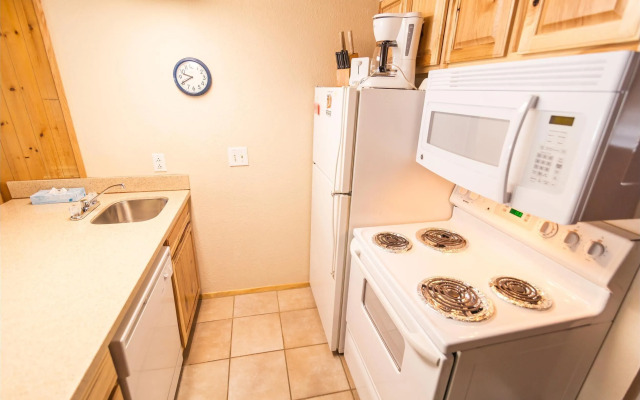 Auslander Condominiums