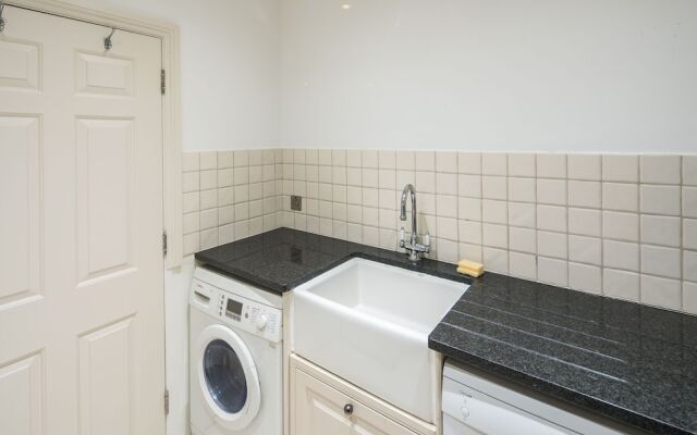 Remarkable 2-bed Apartment in London