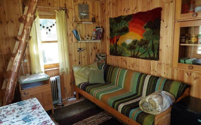Little Forest House near the river Jägala
