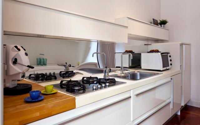 Elegant Apartment at Chiaia by Wonderful Italy