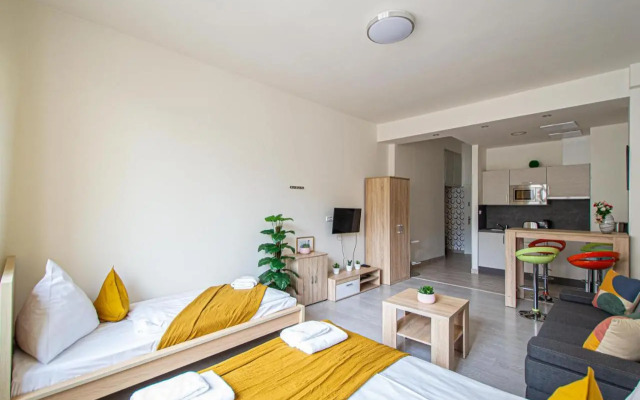 Executive Bright Apt. by Ruterra