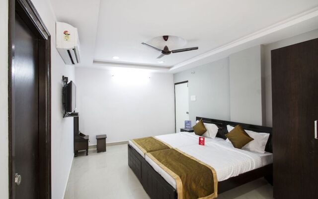 OYO 4605 Hotel Aakarsh
