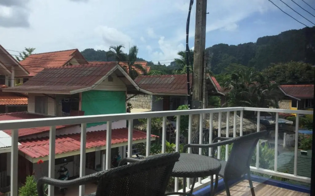 @Aonang Guesthouse by ZUZU