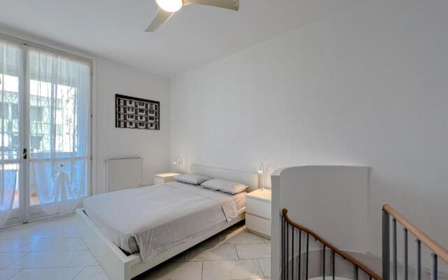 Appartamento in pineta con vista mare e piscina