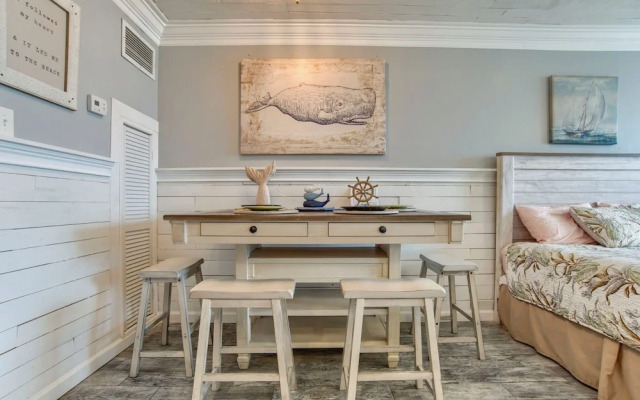 Seaside Villa Ocean View Studio!