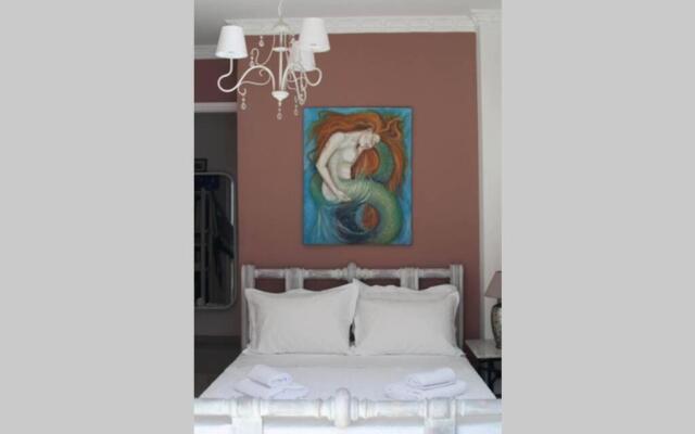 Marys Art and Cultural House 100meters from the beach