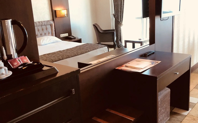 Grand Amisos Hotel