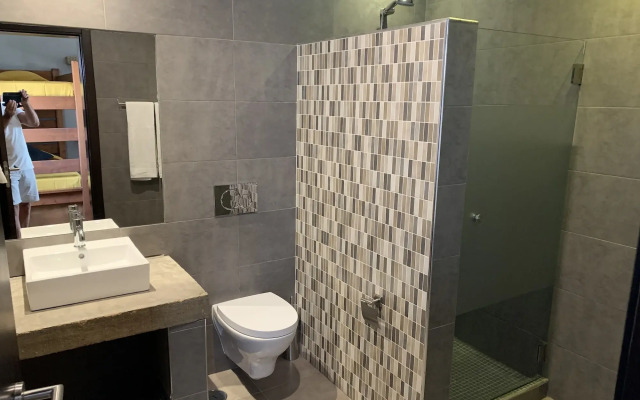 Lost & Found - Guesthouse & Suites