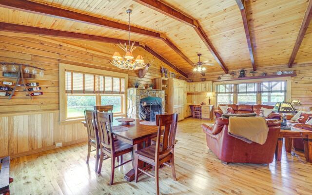4 Mi to Grandfather Mountain: Cabin in Newland!