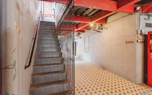 RedDoorz near UNSIKA University Karawang