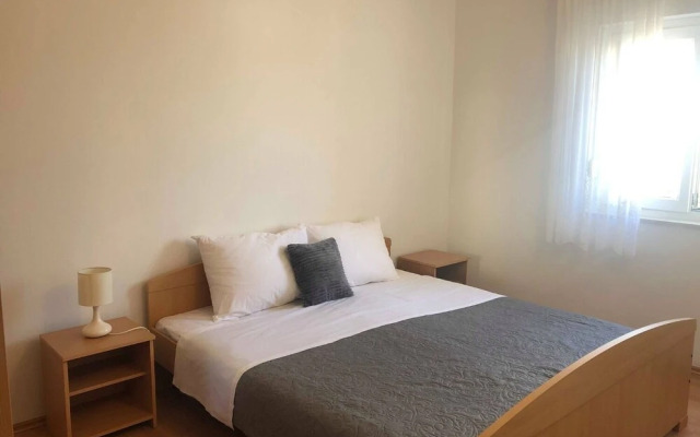 Sabina - Parking - A1