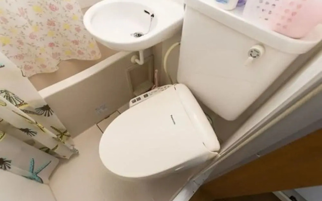 Centrally Located Deluxe Furnished.2