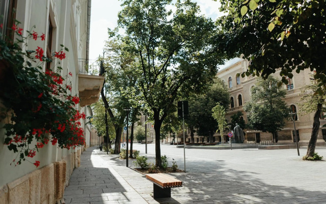 Bethlen Central Studio