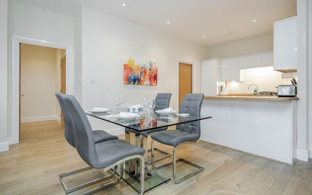 Luxury 2 Bedroom Apartments with Parking