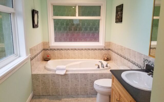 Squamish Highlands Bed and Breakfast