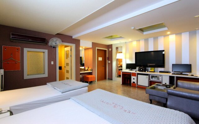 Hera Hotel