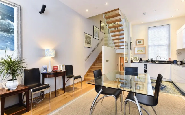 Elegant 3 bed apt With Rooftop Terrace in Pimlico