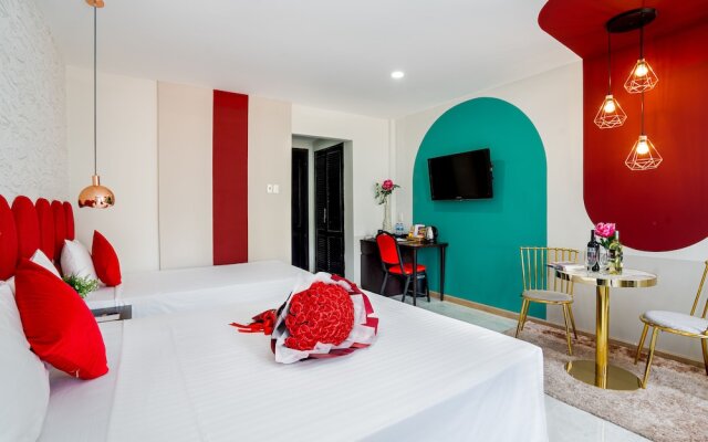 Happy Room ApartHotel